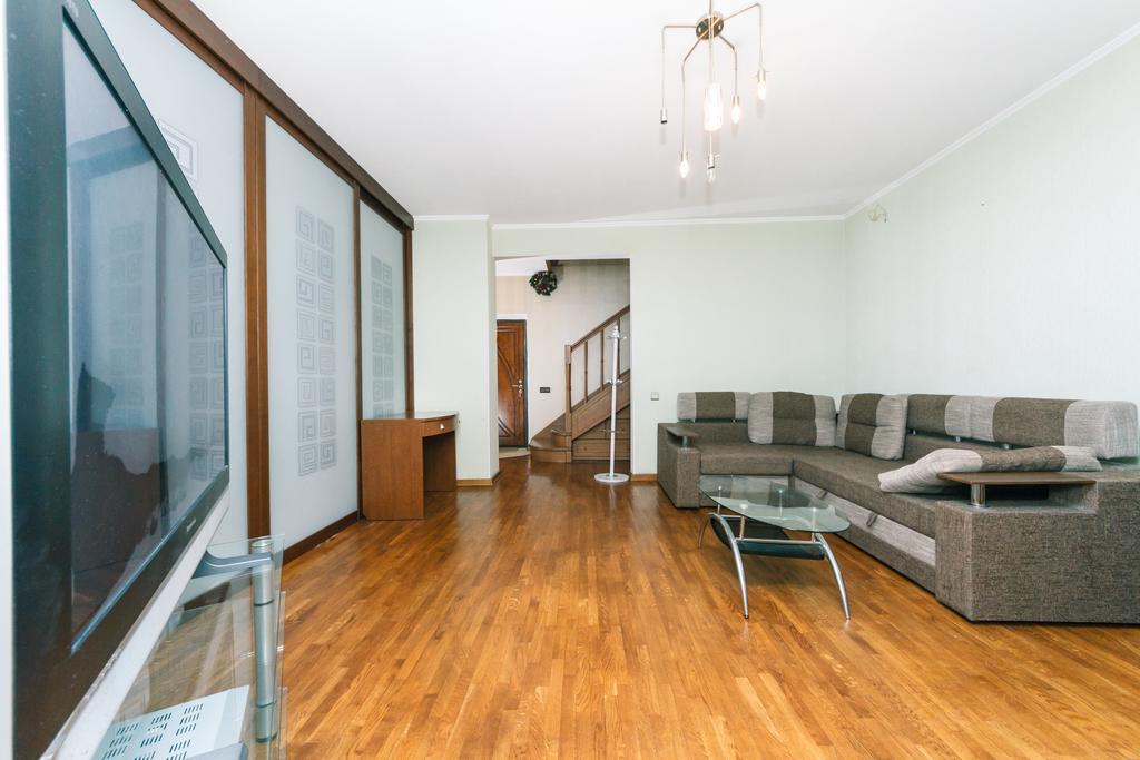 Two-Storey Apartment Near Iec Kiev Exteriör bild